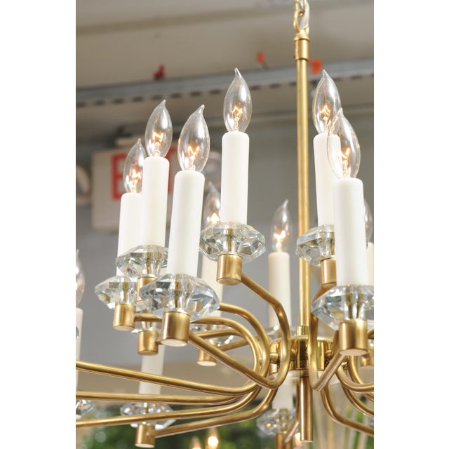 1950s 24-Light Crystal & Brushed Brass Chandelier in Manner of Sciolari For Sale - Image 12 of 14