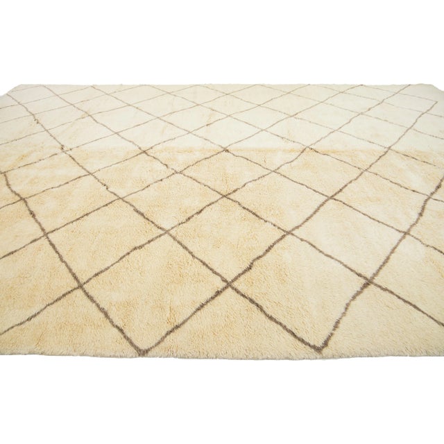 2020s Oversize Modern Ivory Wool Rug Moroccan Style With Geometric Pattern For Sale - Image 5 of 10