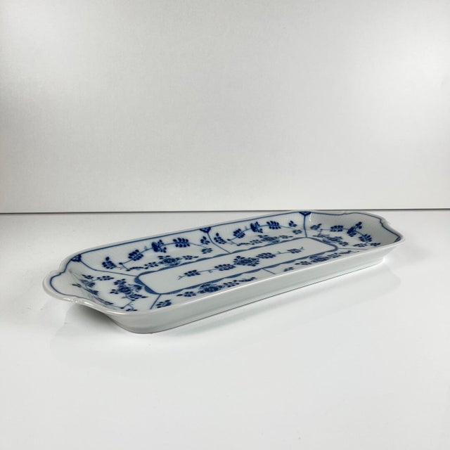 Blue porcelain cake plate, Heinrich, Germany, 1950/70 Dimensions: 37.5 x 16 cm Height: 3 cm Excellent condition, vintage...