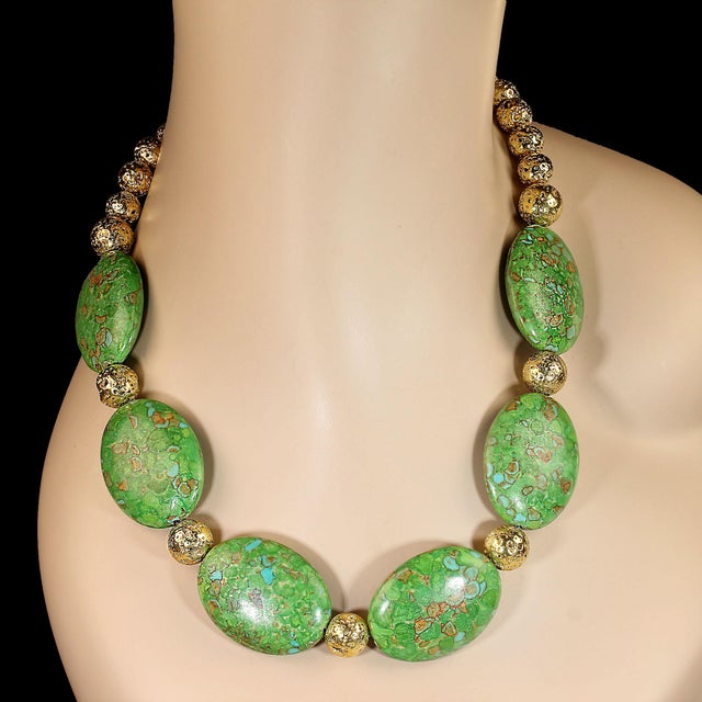 A striking 20‑inch lime green magnesite tablet necklace that instantly brightens any outfit. Each large, smooth magnesite...