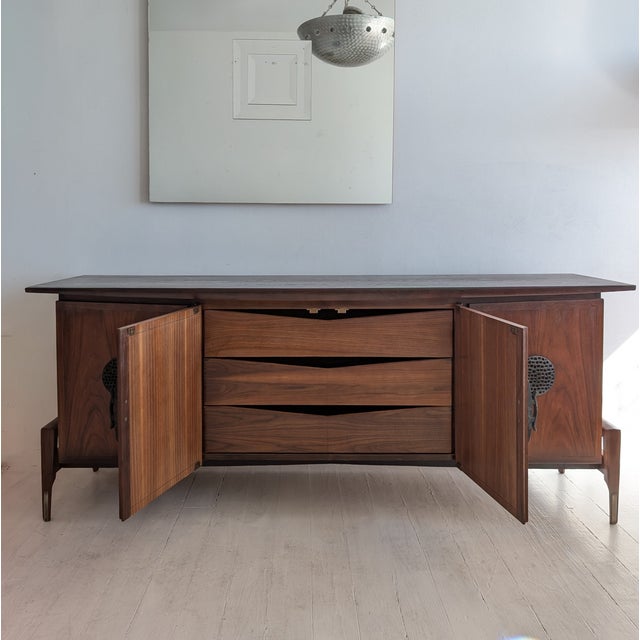 1960s Mid-Century Walnut Sideboard from Helen Hobey Baker, USA, 1960s For Sale - Image 5 of 18