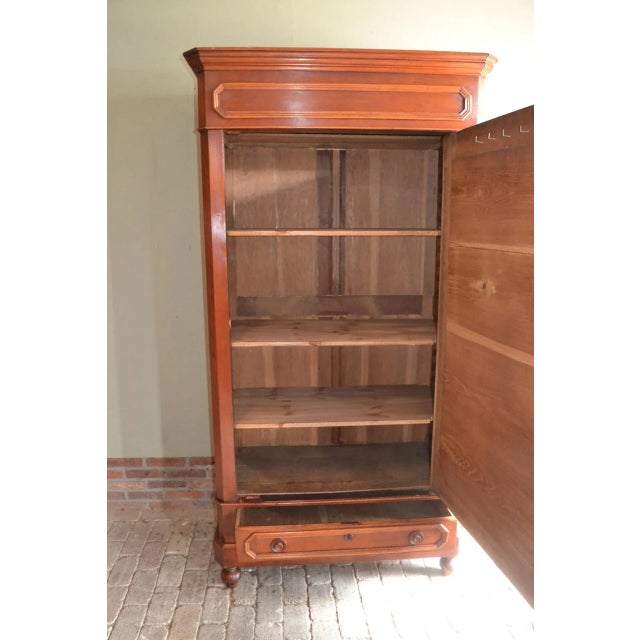 19th century Dutch mahogany mirror cabinet, wardrobe, wardrobe. The sizes are 208x110x55. Completely removable. Behind the...