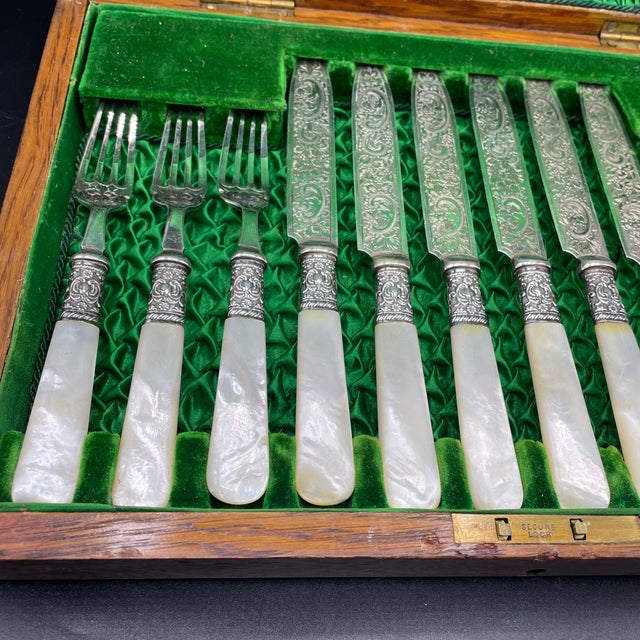 English Late 20th Century Mother of Pearl Handled Dessert Serviced for 6 w/ oak box English Manor - 12 pcs For Sale - Image 3 of 11