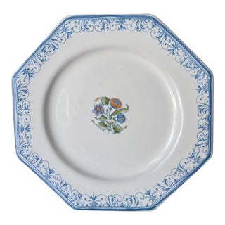 Late 20th Century Hand-Painted Moustiers Faience Octagonal Plate by Atelier Saint-Michel For Sale