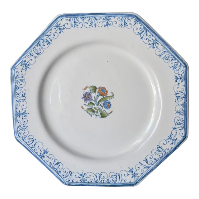 Late 20th Century Hand-Painted Moustiers Faience Octagonal Plate by Atelier Saint-Michel For Sale