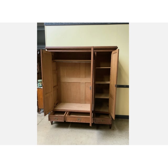 Age: circa 1930 Wood type: solid oak Condition: very good, meticulously maintained, fully restored original condition...