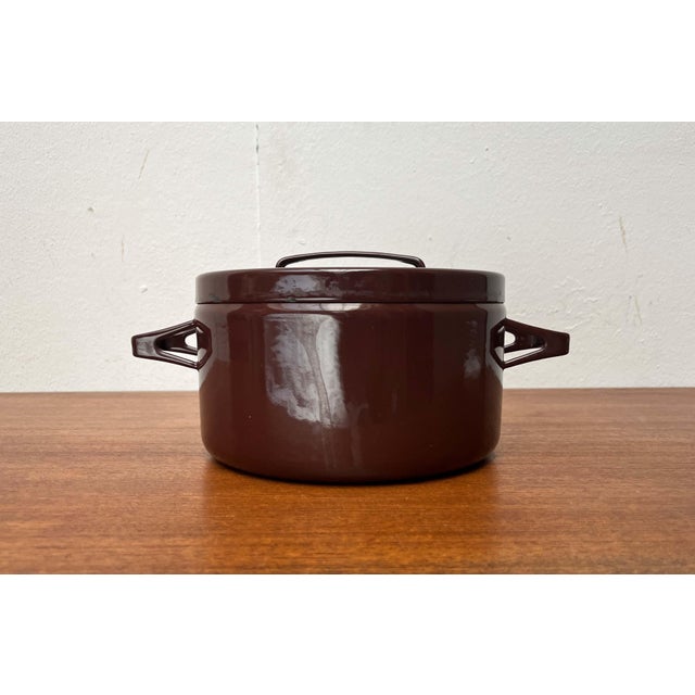1960s Mid-Century Modern Brown Minimalist Enamel Pot by Seppo Mallat for Finel, Finland, 1960s For Sale - Image 5 of 18