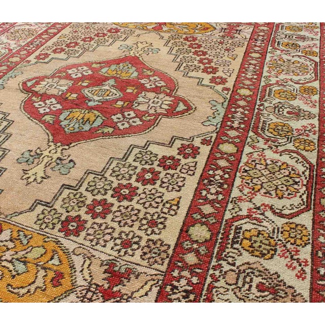Antique Oushak Rug by Keivan Woven Arts, Hand-Knotted, Turkey, 1930 For Sale - Image 4 of 6