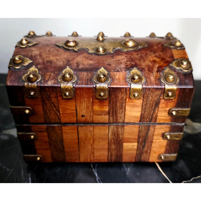 Mid 19th Century Victorian Dome-Top Perfume Casket For Sale In New York - Image 6 of 8