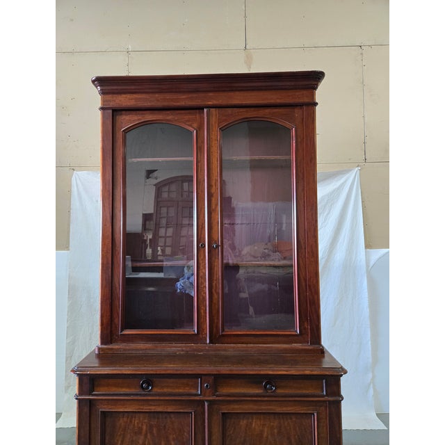 1900-1909 Monumental English Edwardian Mahogany Library Bookcase Cabinet For Sale In New Orleans - Image 6 of 13
