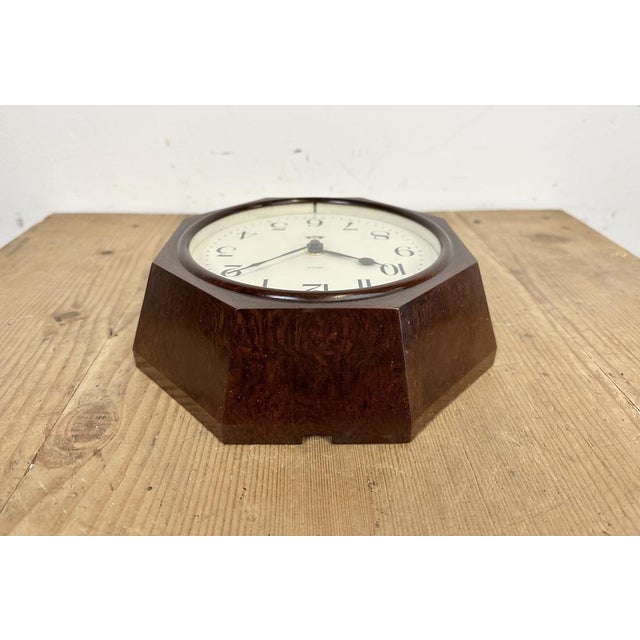 Industrial Bakelite Brown Wall Clock from Smith Electric, 1950s For Sale - Image 12 of 17