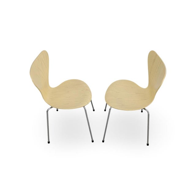 Vintage Series 7 Chairs by Arne Jacobsen for Fritz Hansen, Set of 2 For Sale - Image 6 of 10