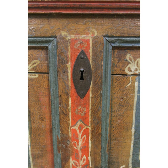 Wood Antique Pennsylvania Dutch Paint Decorated Blanket Chest For Sale - Image 7 of 13