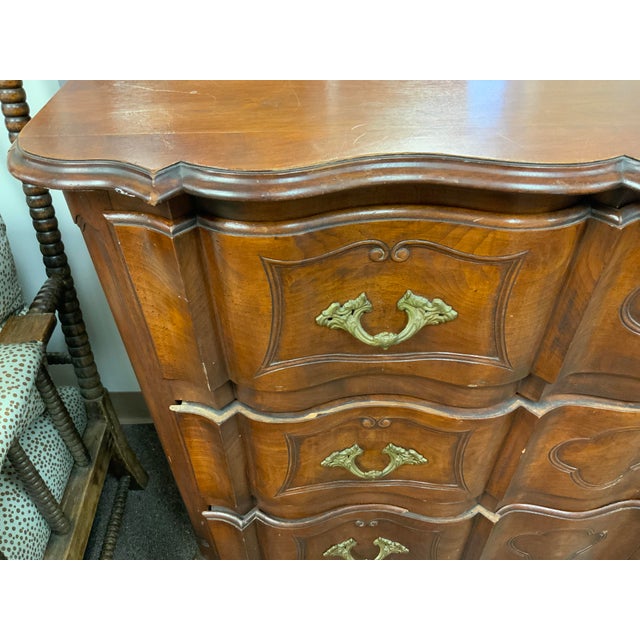 Early 20th Century Walnut Louis XV Chest For Sale In New York - Image 6 of 15