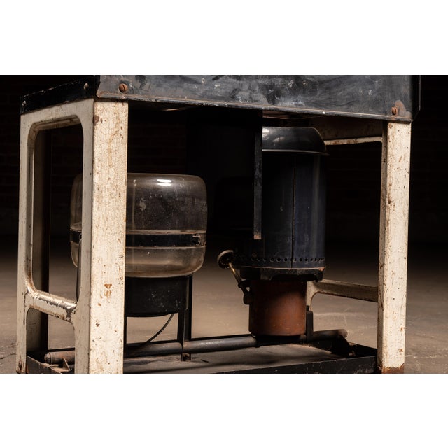 Vintage "Boss" Oil Ranges in-Store Point-of-Sale Display For Sale - Image 9 of 10