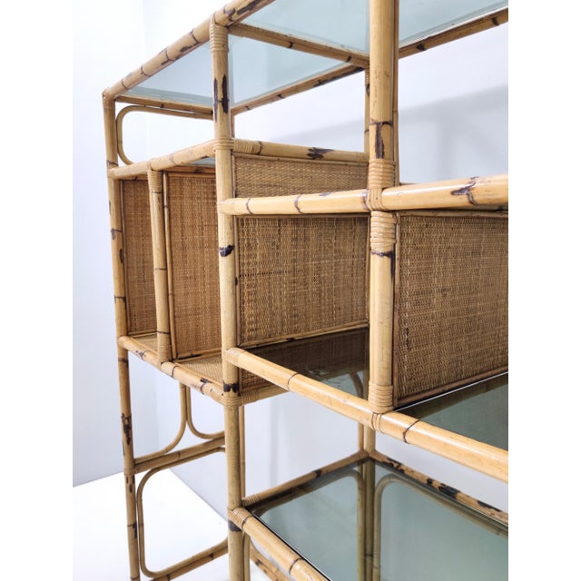 Postmodern Bamboo Bookcase with Smoked Glass Shelves by Vivai del Sud, Italy, 1970s, Set of 5 For Sale - Image 12 of 18