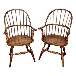1980s Fredrick Duckloe Sack Back Windsor Chairs, a Pair For Sale