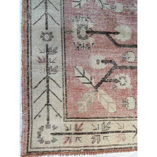 Antique Samarkand Rugs: The desert oasis of Khotan was an important stop on the Silk Road. The people of Khotan were...