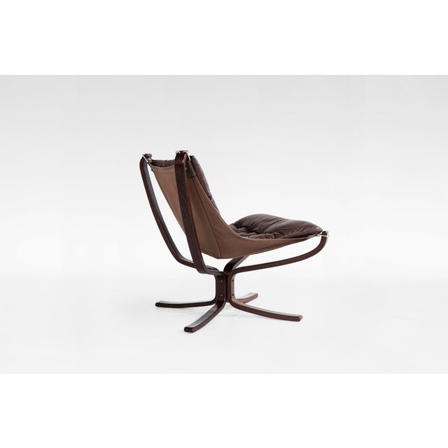 Vintage Falcon Chair in Dark Brown Leather and Plywood by Sigurd Ressell for Vatne Møbler, 1970s For Sale - Image 3 of 9