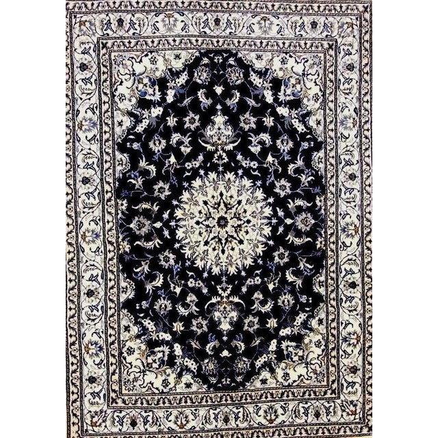 Middle Eastern Hand-Knotted Rug in Wool & Silk For Sale - Image 11 of 11