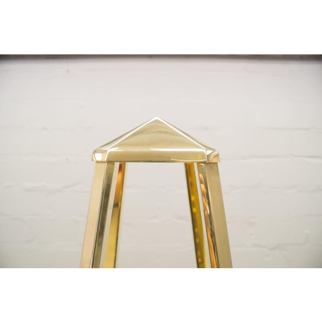 1960s Hollywood Regency Pyramid Shelves in Gilt Brass & Smoked Glass, 1960s For Sale - Image 5 of 15