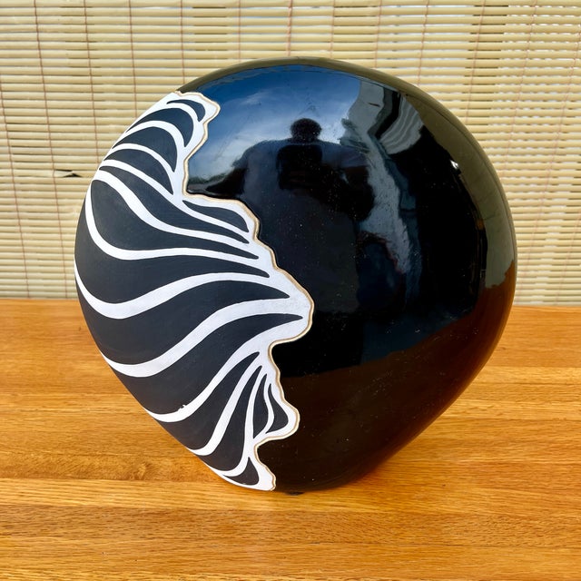 1990s Postmodern Studio Pottery Ceramic Sculpture Hand Signed by the Artist. For Sale In Miami - Image 6 of 12