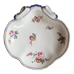 Antique 18th Century Sevres Porcelain Shell Shape Dish Decorated With Bouquets of Flowers