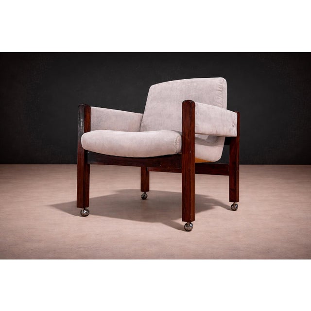 Wood “Jimi” Armchair with Wheels in Rosewood & Ultra Suede, Sergio Rodrigues, 1971 - Lot 420 For Sale - Image 7 of 13