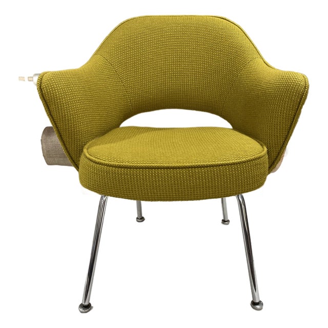 1960s Executive Armchair Model 71 Attributed to Eero Saarinen for Knoll in Textile For Sale