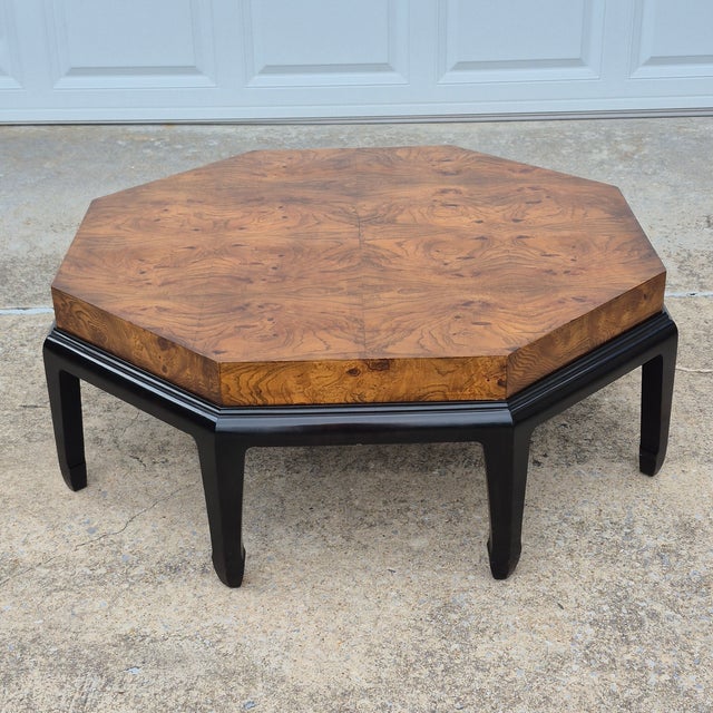 Mid-20th Century Asian Hollywood Regency Burlwood & Black Lacquer 43” Octagonal Coffee Table For Sale - Image 13 of 13