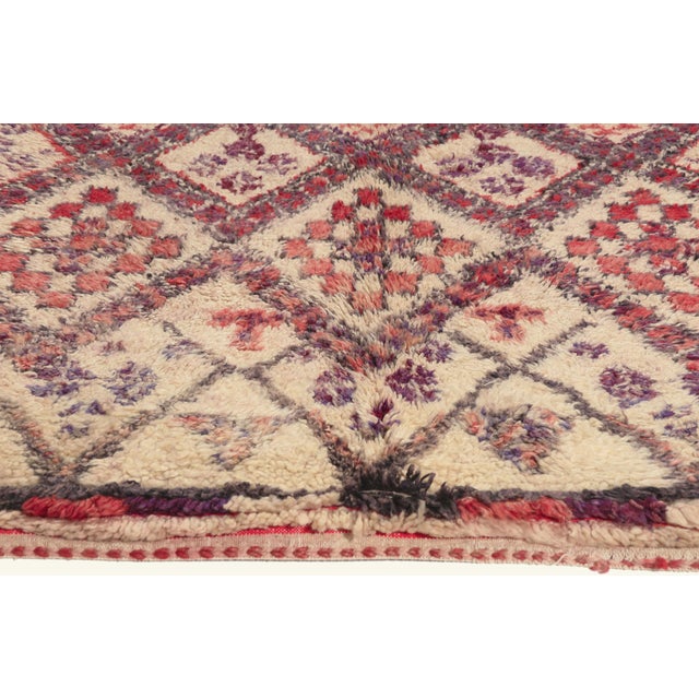 Berber Tribes of Morocco Vintage Beni Ourain Moroccan Rug, 05'10 X 07'09 For Sale - Image 4 of 10