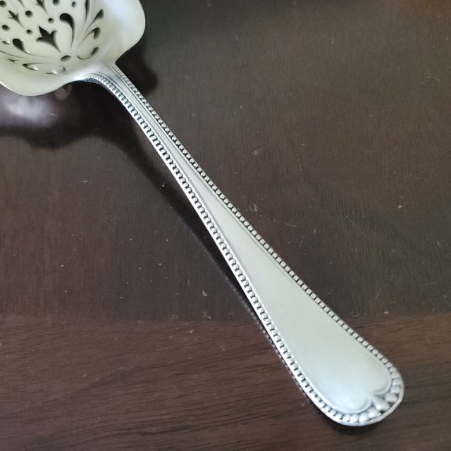 American Mid 19th Century Newcastle by Gorham Sterling Silver Saratoga Chip Server 8 7/8" Serving Heirloom For Sale - Image 3 of 8