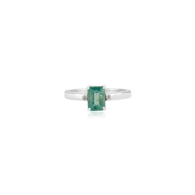 Contemporary Natural Emerald and Diamond Engagement Ring in 925 Silver - Size 7 For Sale - Image 3 of 11