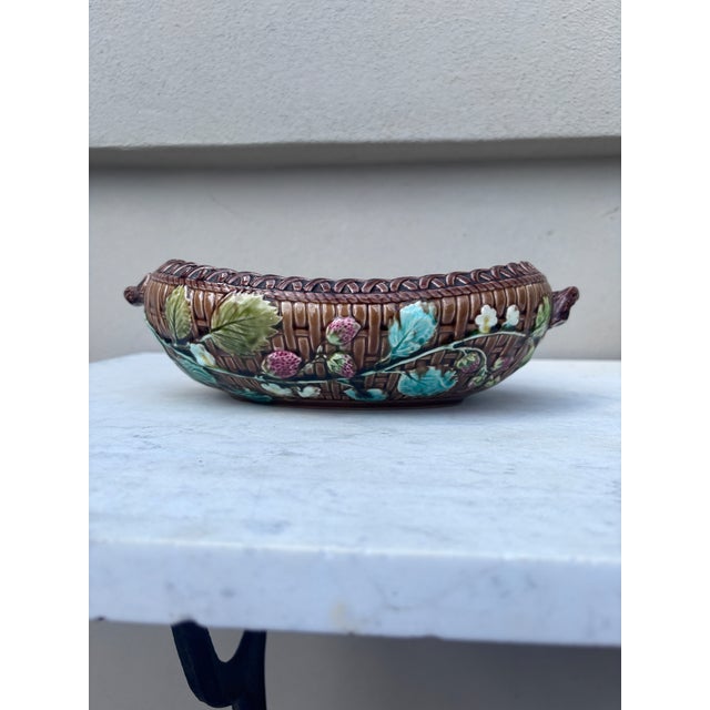 French Country French Majolica Strawberries Jardiniere Luneville, Circa 1880 For Sale - Image 3 of 6