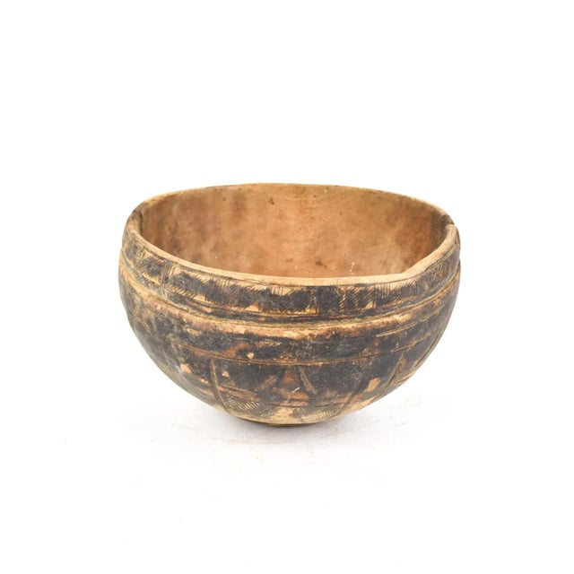 Tribal Mid 20th Century African Engraved Wood Bowl For Sale - Image 3 of 9