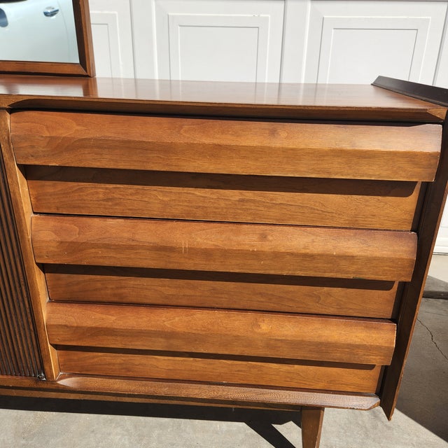 Lane "First Edition" 9 Drawer Dresser and Nightstand Circa 1960s, Set of 2 For Sale In Phoenix - Image 6 of 11