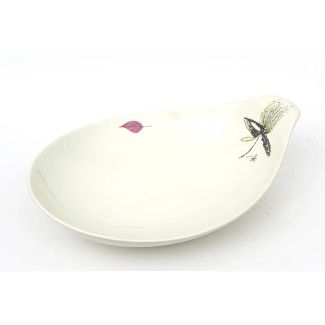 Mid-Century Modern Vintage Eva Zeisel Hallcraft Ceramic Terdrop Bowl With Butterfly, Flower, and Leaf For Sale - Image 3 of 13