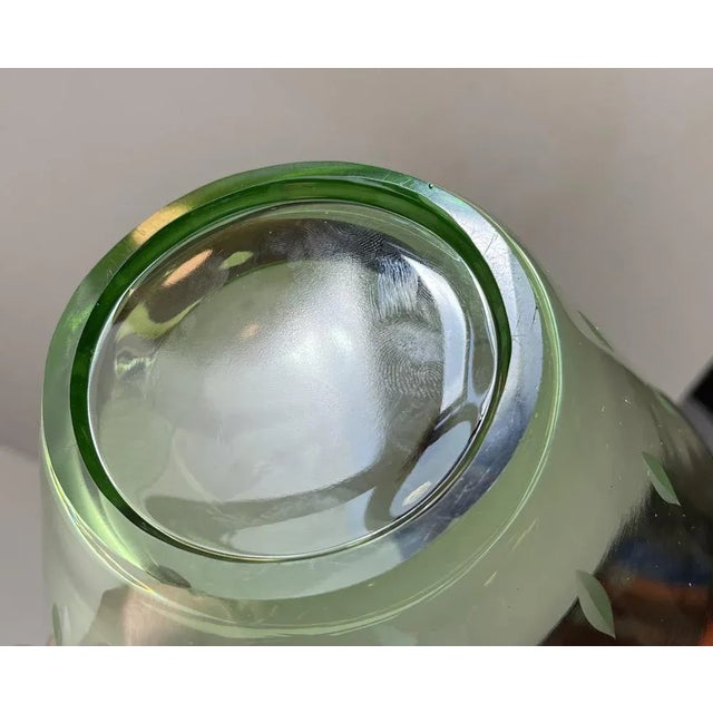 1930s Uranium Green Art Glass Bowl with Arrows by Jacob E. Bang for Holmegaard, 1930s For Sale - Image 5 of 6