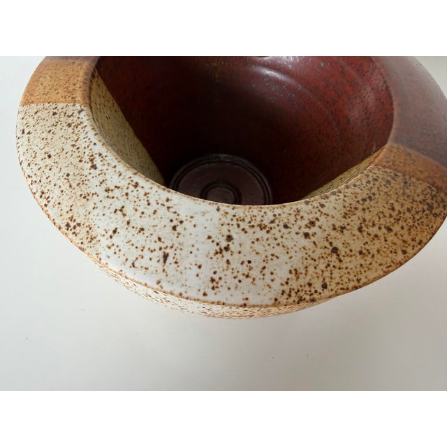 Ted Randall (Alfred, Ny, 1914–1985) Organic Studio Pottery Pedestal Vessel For Sale In Miami - Image 6 of 12