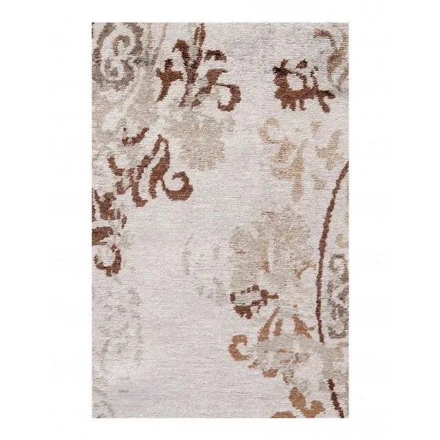Modern pure Bamboo Silk These rugs bring modern sophistication to your home featuring 100% fine Bamboo Silk, hand-knotted...