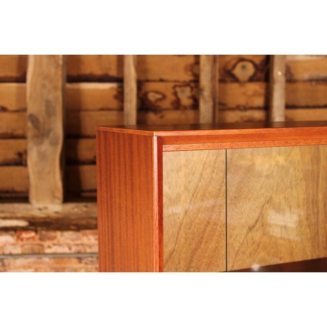 Mid-Century Modern Bookcase in Glazed Mahogany by Herbert E Gibbs, 1970s For Sale - Image 10 of 12