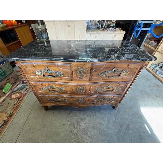 Louis XV Chest of Drawers in Walnut with Marble Top, 19th Century For Sale - Image 3 of 18