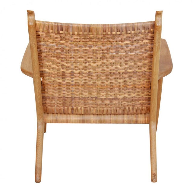 CH-27 Lounge Chair in Oak by Hans Wegner for Carl Hansen & Søn, 1960s For Sale - Image 3 of 18