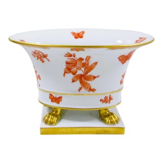 1940s Herend Porcelain Claw Footed Hand Painted Chinese Bouquet Rust Apponyi Orange Vase For Sale