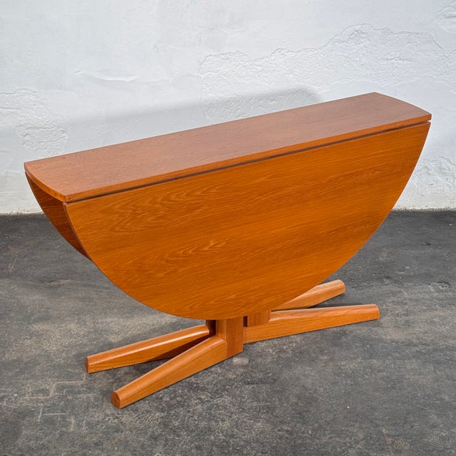 Brown Drop Leaf Round Dining Table, 1960s For Sale - Image 8 of 14