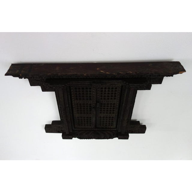 Newari Window in Carved Wood For Sale - Image 4 of 17