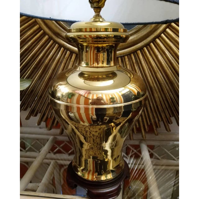 Traditional Vintage Brass Ginger Jar Style Table Lamp W/Navy Blue Linen Shade For Sale - Image 3 of 6