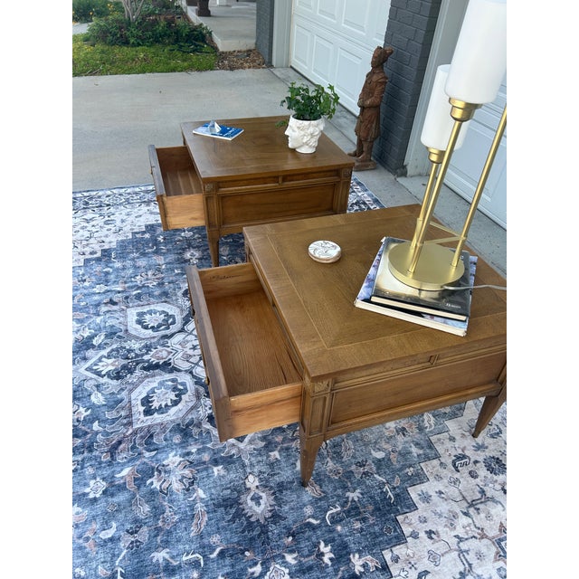 1950s MCM Pair of American of Martinsville End Tables With Burled Wood Pair For Sale - Image 12 of 15