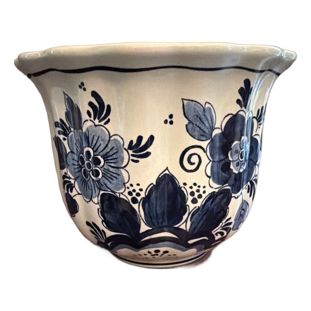 1950s Royal Goedewaagen "Blue Delft" Handwork Vase 4.25"H x 5 5/8"W Holland - 1922/18 For Sale