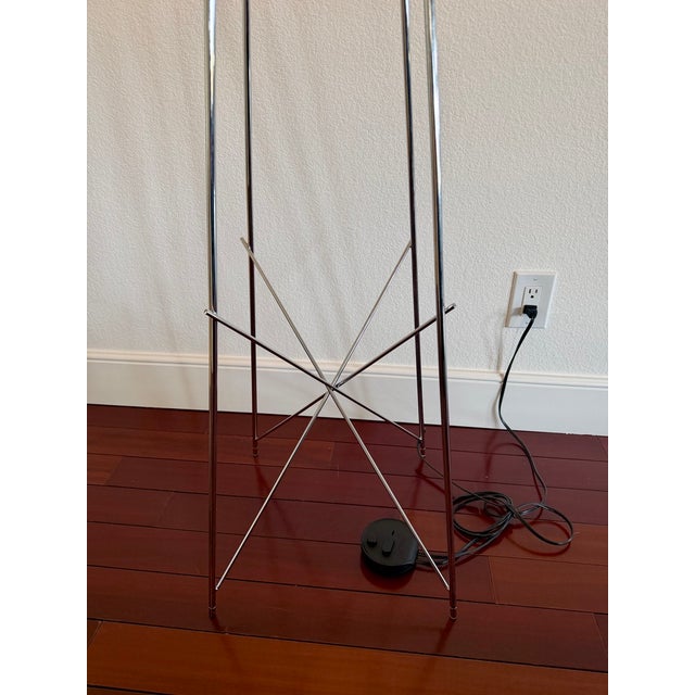 Flos Flos Black Metal Floor Lamp – Modern Italian Design For Sale - Image 4 of 5